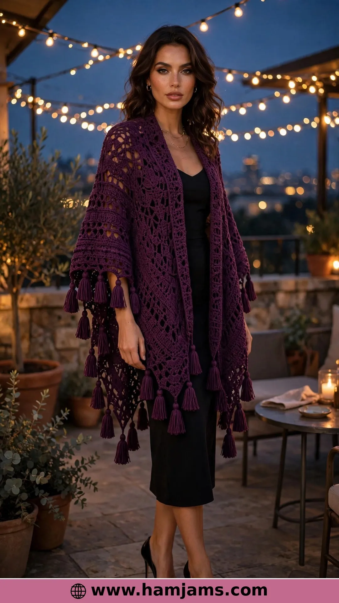The Elegant Poncho with the Tasselled Hem