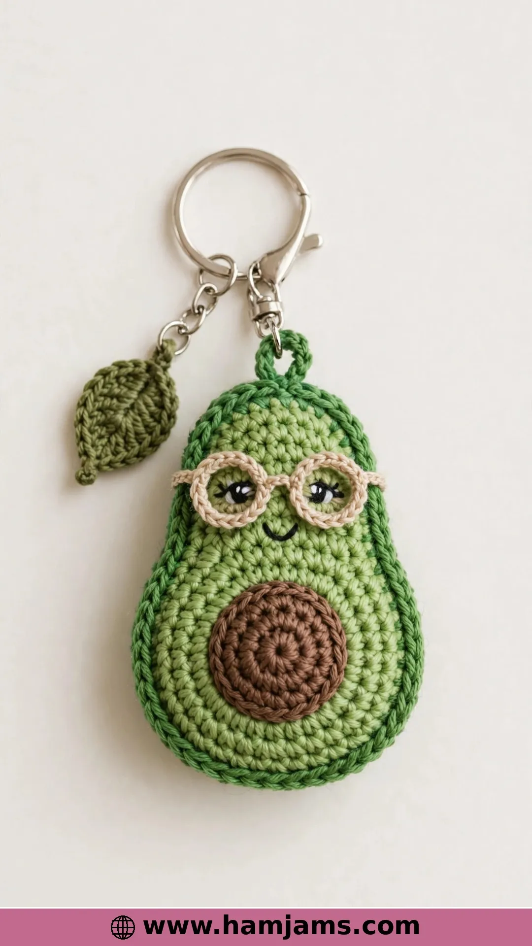 The Keychain With Its Own Glasses