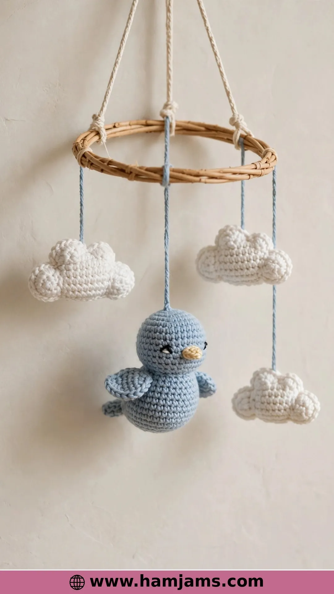 A Simple Baby Bird for Mobiles and Garlands