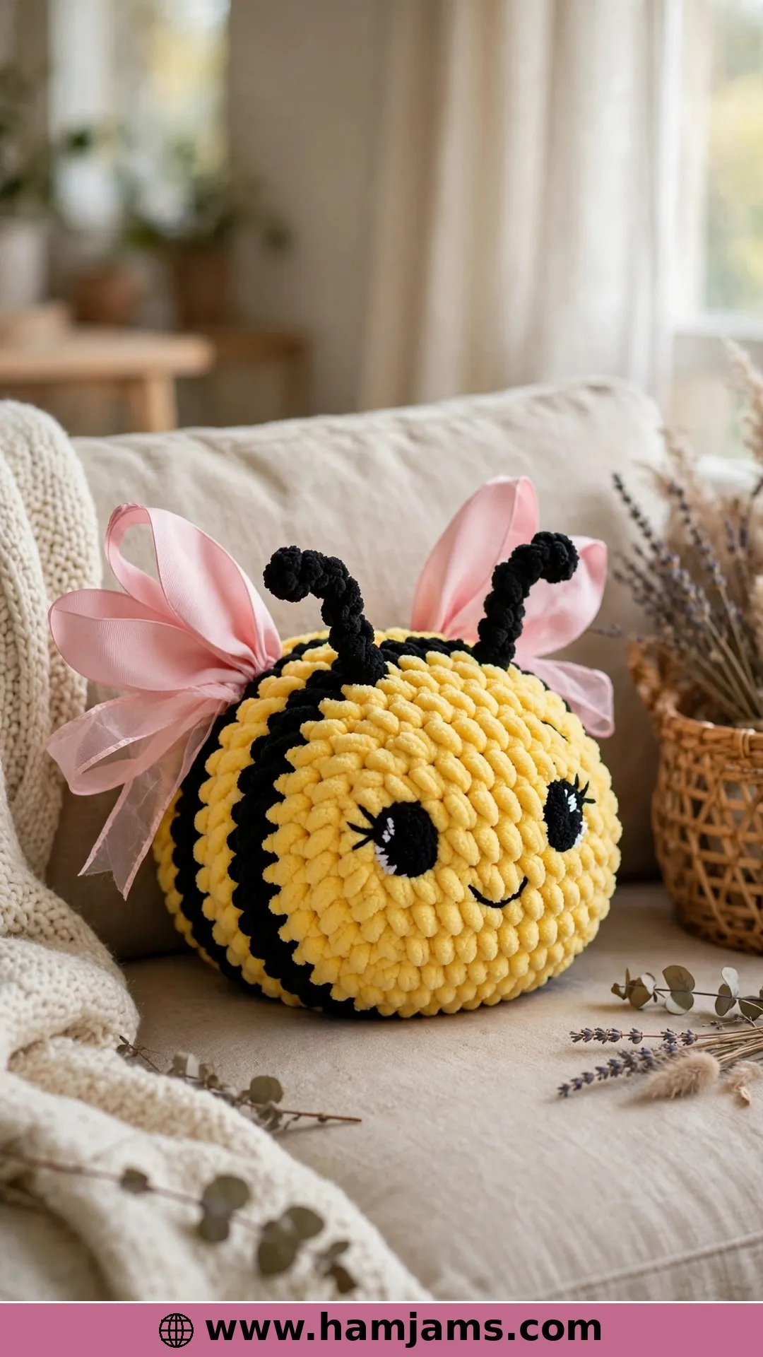 A Chunky Chenille Sofa-Cushion Bee