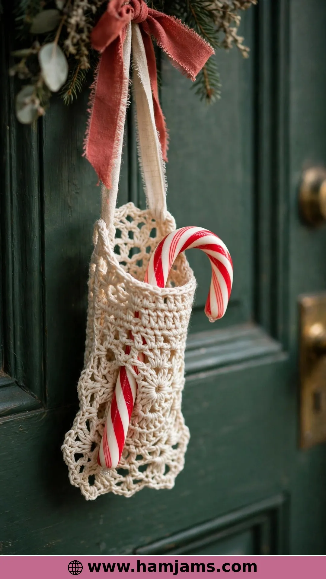 A Lacy Little Pocket for a Real Cane