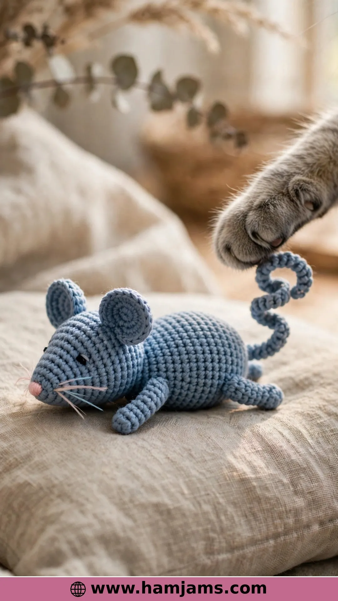 No-Sew Mouse with a Curly Tail