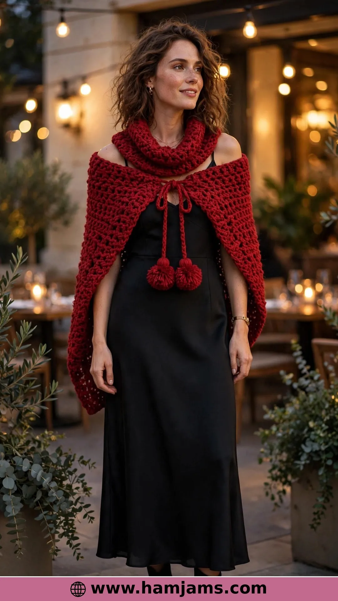 The Cowl That Turns into a Capelet