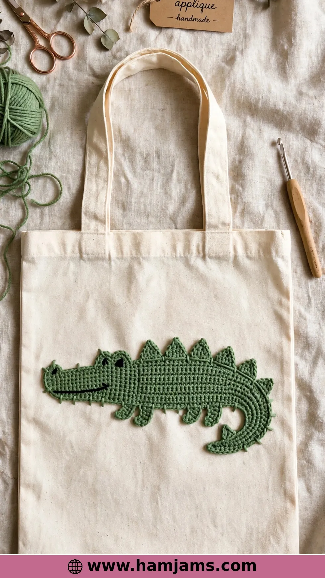 A Flat Alligator Applique for Blankets and Bags