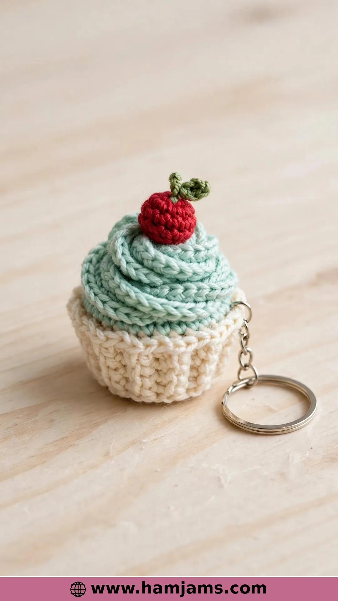 A One-Piece Cupcake Keychain