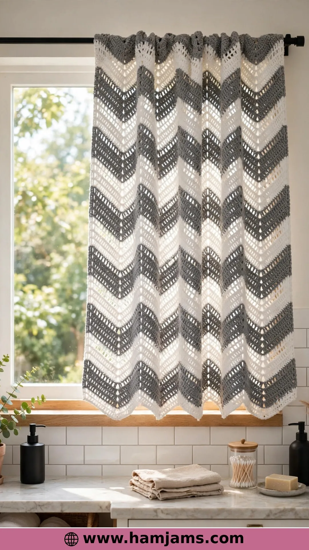 Big Bold Chevrons for Instant Privacy