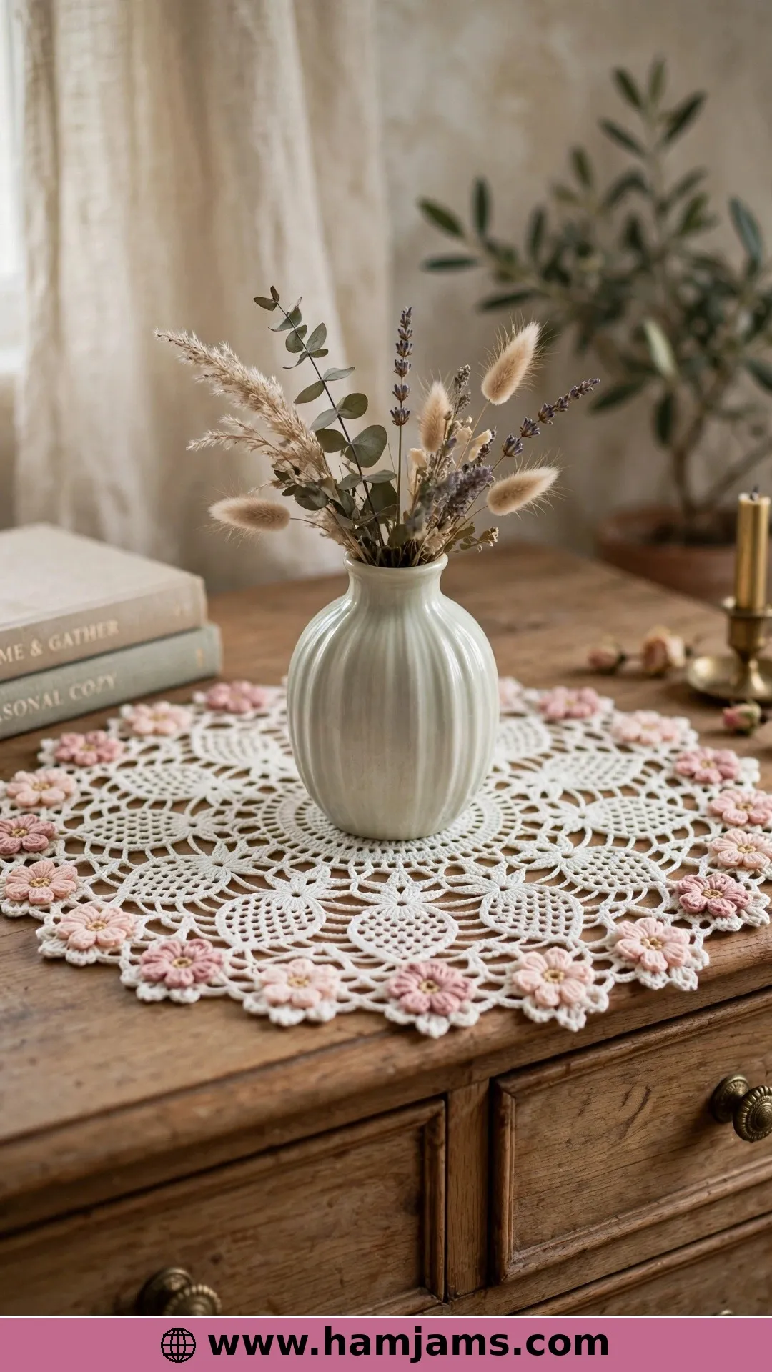 Pineapple Lace Ringed With Twenty-Four Flowers