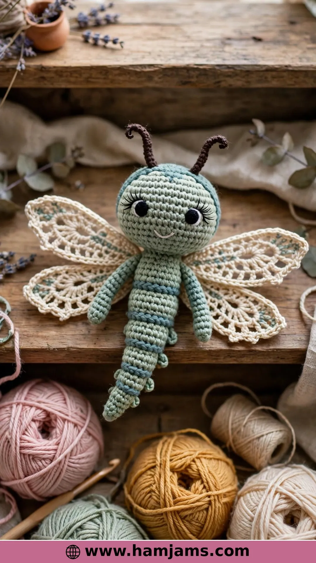 A Classic Amigurumi Dragonfly with Lash Detail