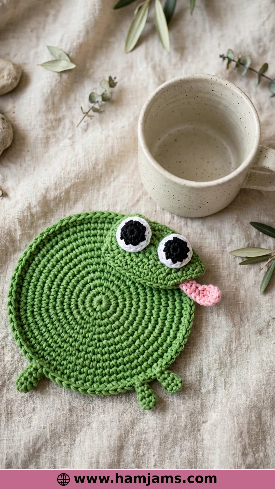 A Popping Lizard Coaster with a Tongue That Pokes Out