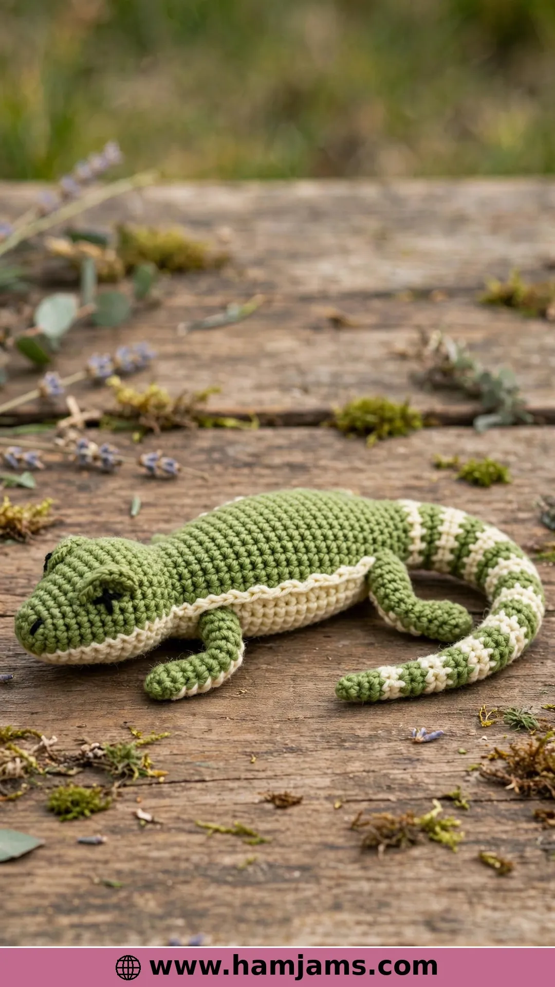 An Alphabet Lizard with Legs Built Into the Body