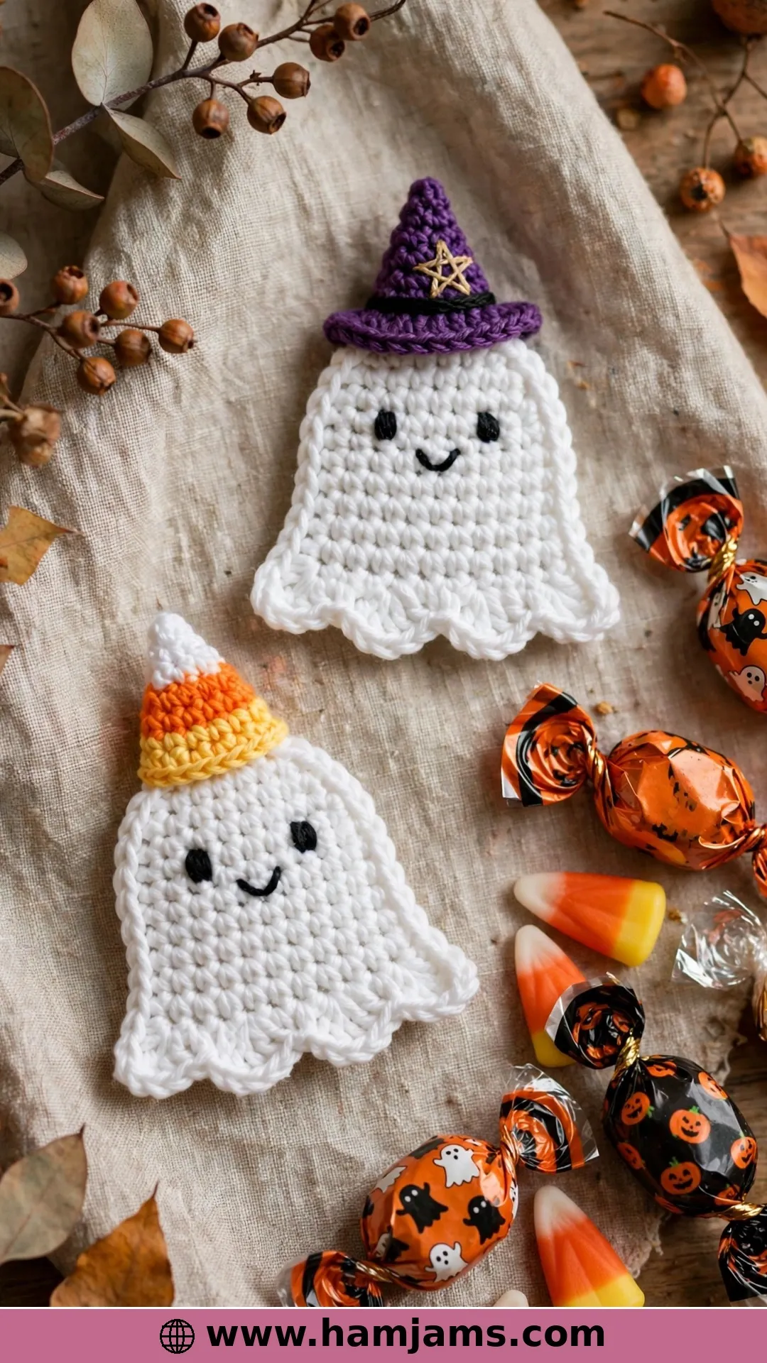 Ghost Applique: A Pocket-Sized Ghost with Two Mini Hats