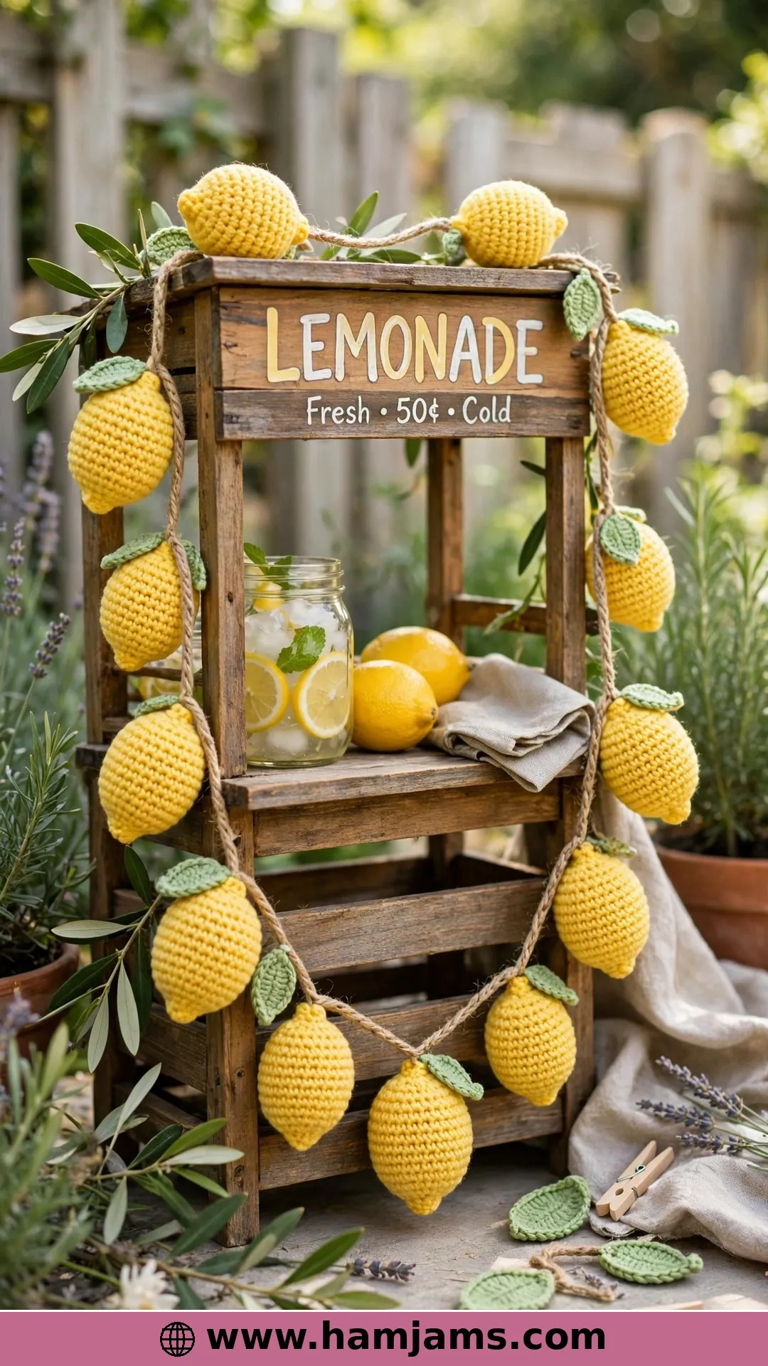 The Lemonade-Stand Garland