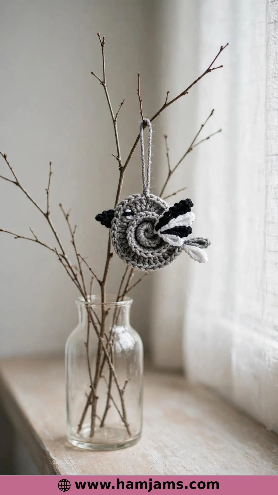 Folded-Circle Bird Ornament