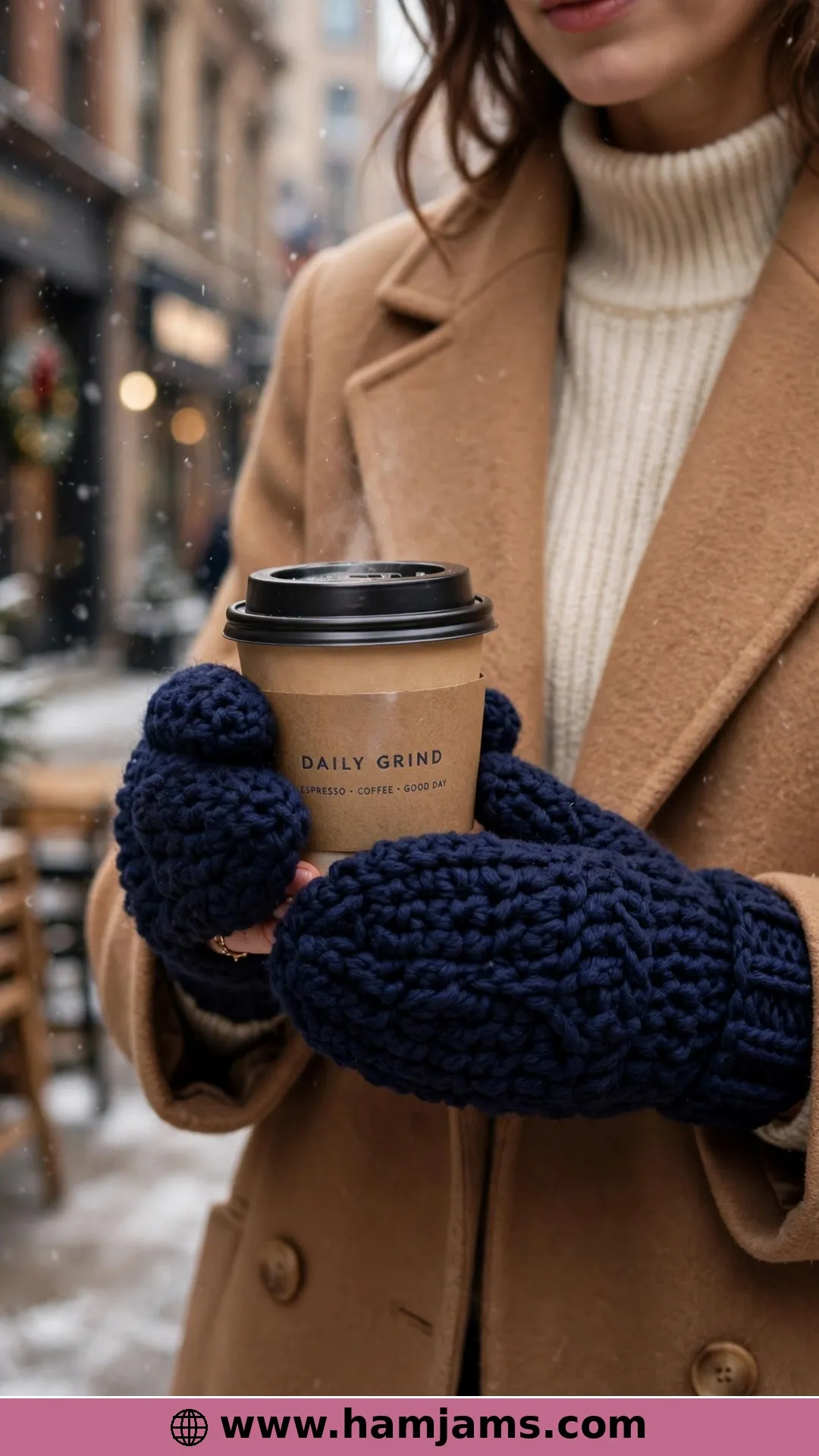 Midnight Blue Chunky Mittens With an Adjustable Fit