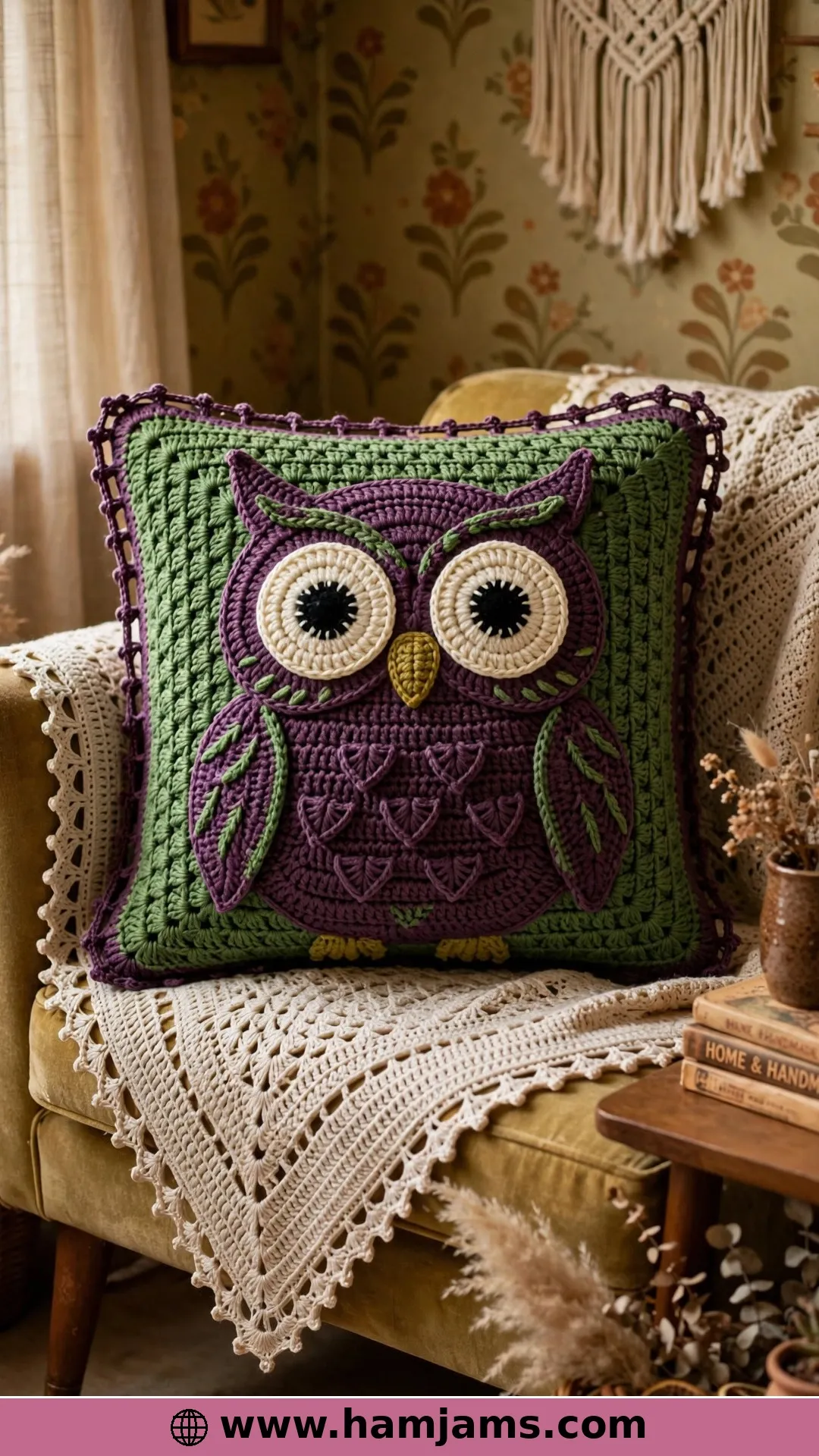 A Whimsical 16-Inch Pillow With a Pieced Owl