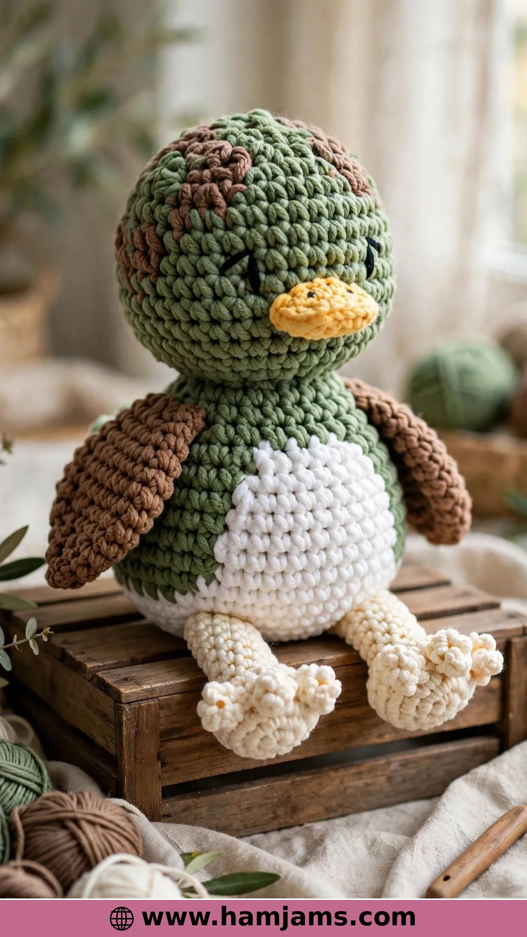 A Squishy No-Sew Duck for Beginners