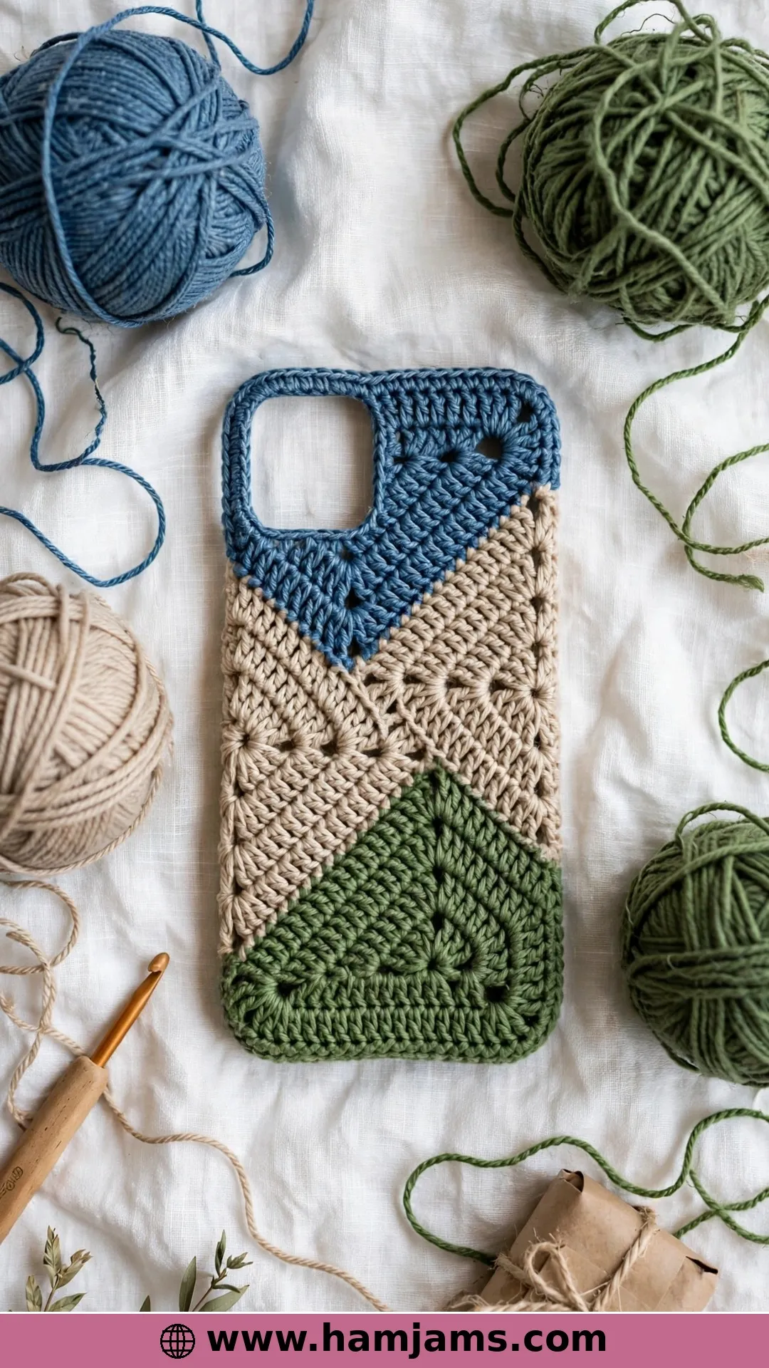 Interlocking Blocks: A Bold Three-Colour Graphic Case