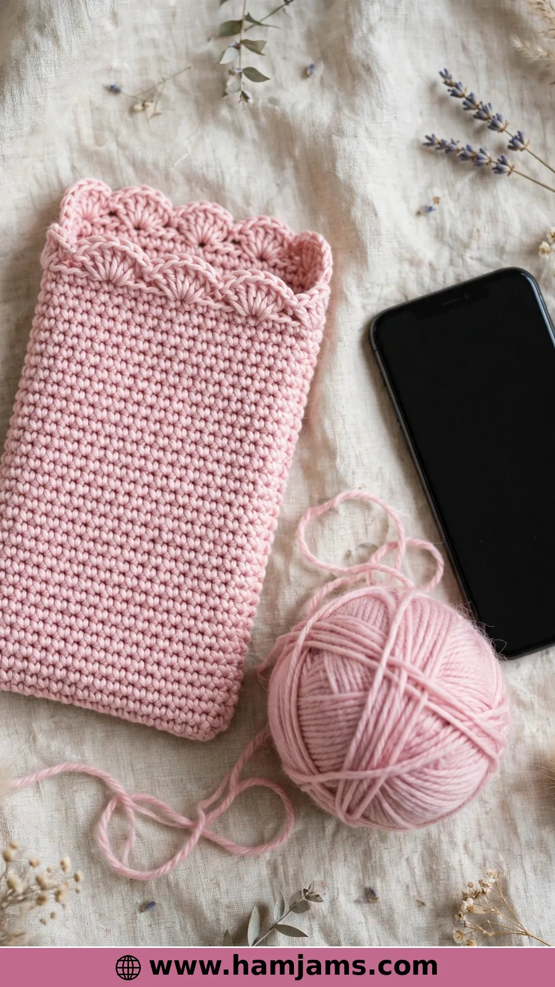 Ring Me: A Powder-Pink Pouch With a Shell Edge