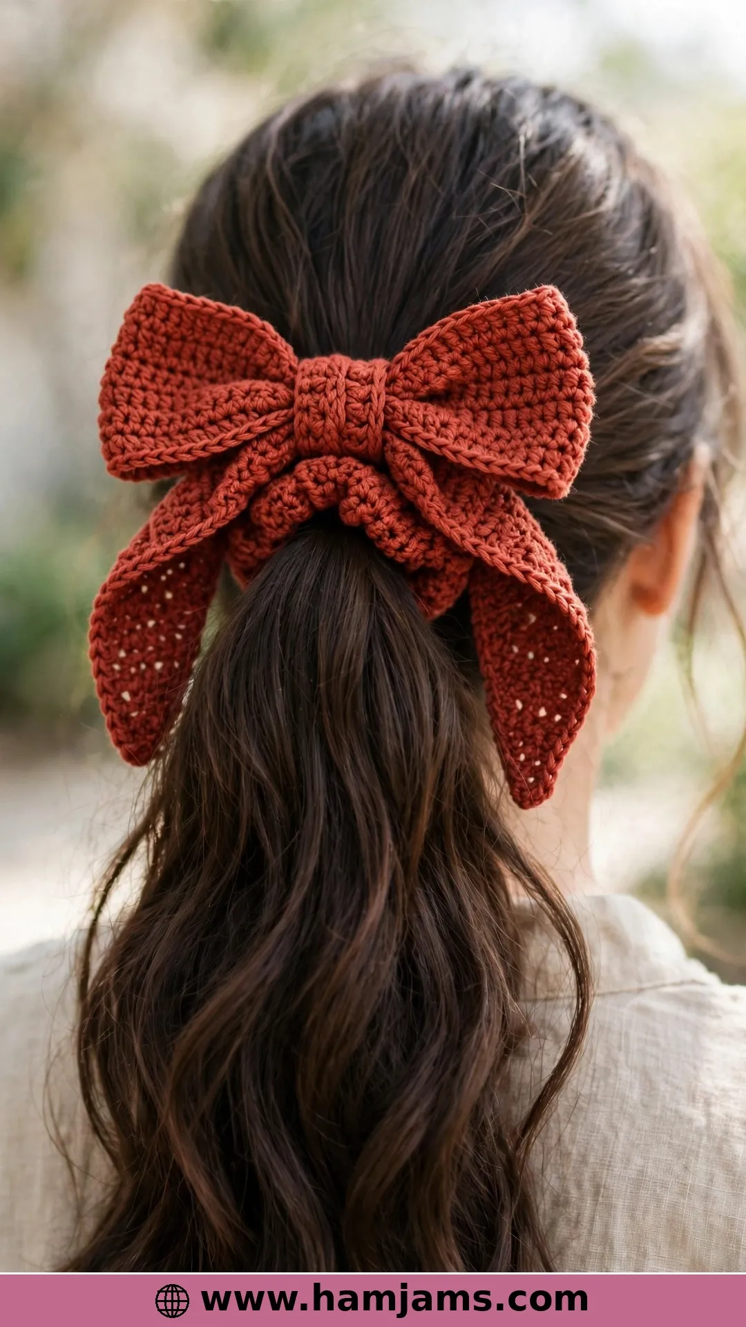 The Bow Scrunchie With Crossed Stitches