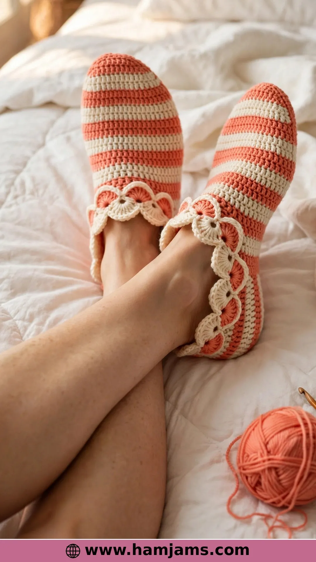 Scalloped-Cuff Slipper Socks in Coral and Cream