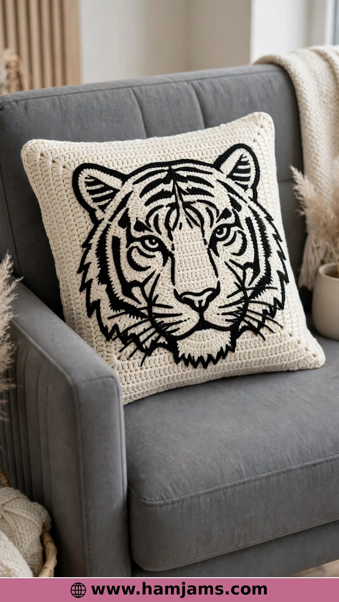A Graphic Tiger Head Outline