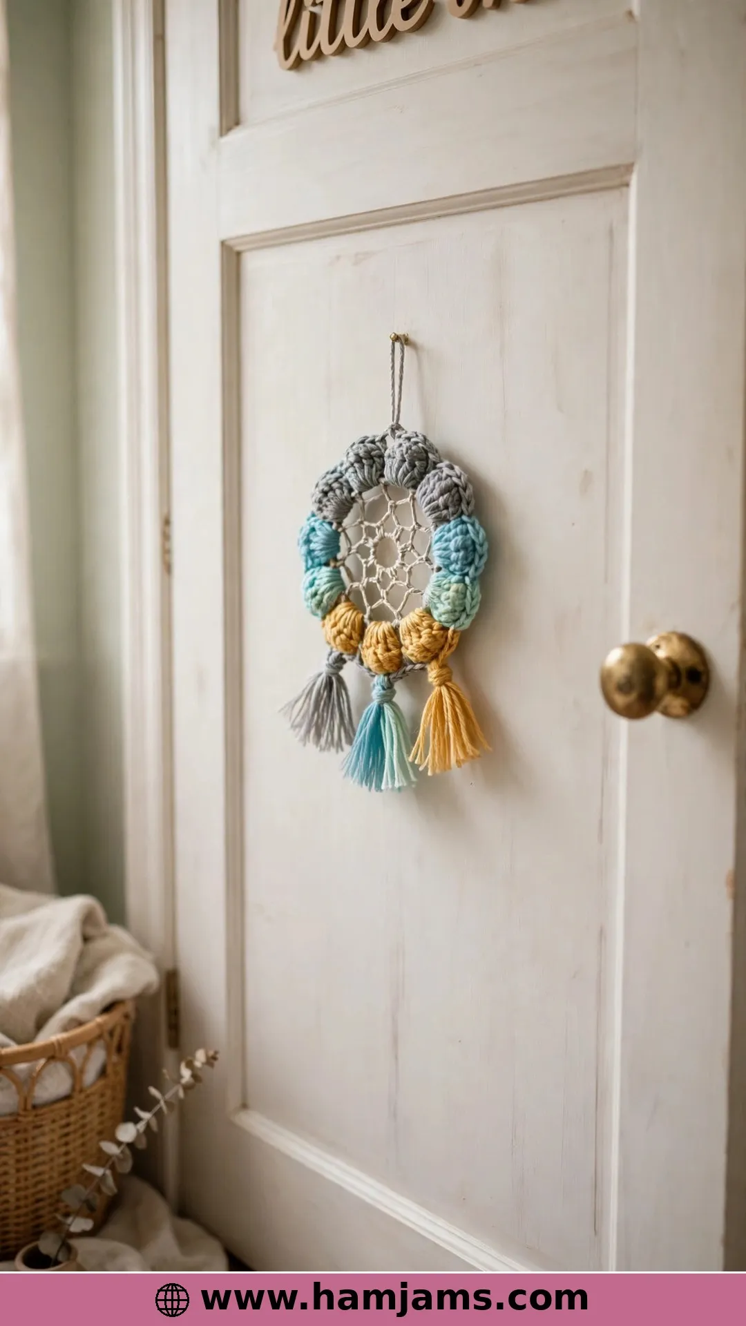 A Tiny Puff-Stitch Dreamcatcher